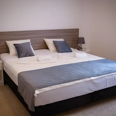 Apartment Mir