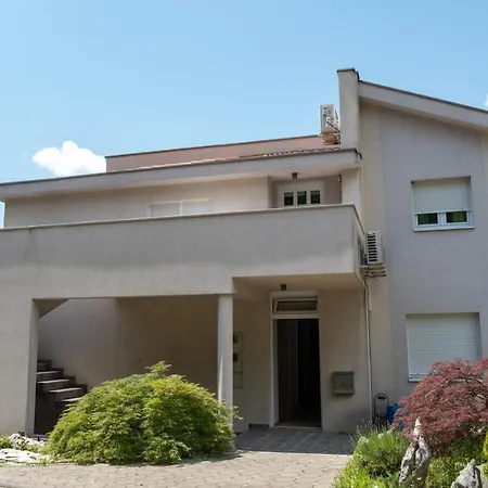 Apartment Mir
