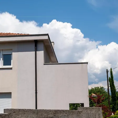 Apartment Mir